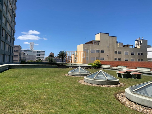 Imagen 26 de 27 de Apartamento En Peninsula, 3 Dormitorios *