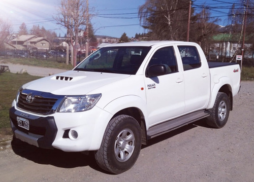 Toyota Hilux 3.0 Cd Sr 171cv 4x4 - C3