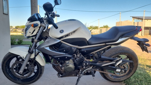 Imagen 2 de 3 de Yamaha Xj6