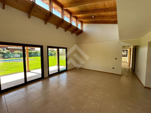 Arriendo En Tlgte Casa 3d 3b Con Piscina Y Riego En 1000 Mts