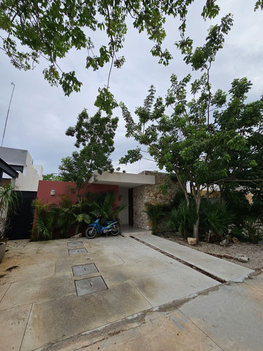 Casa De Una Planta Con Alberca Ubicada Canarias Conkal.