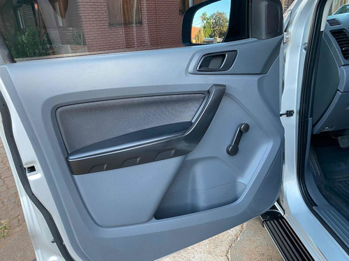 Imagen 10 de 12 de Ford Ranger 2015 2.2 Cd 4x2 Xl Safety Tdci 125cv