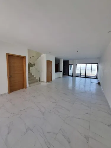 Residencia En Venta En Milenio Iii, Cotto Milenio, 4 Recámaras, Estudio, 5.5 Bañ