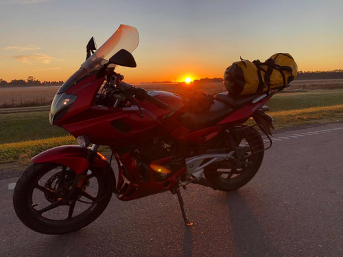 Imagen 2 de 11 de Bajaj Rouser 220f