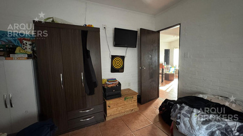 Casa De Tres Dormitorios En Alquiler En La Floresta