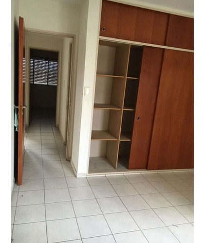 Imagen 8 de 12 de Vendo Departamento 2 Dormitorios Y Cochera En Barrio Pueyrredon