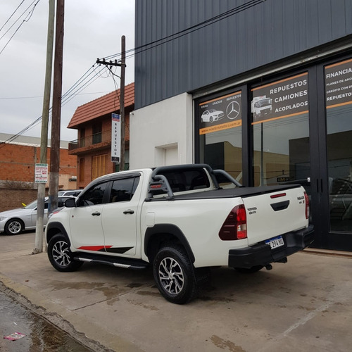 Toyoya Hilux Gazoo Racing Sport 4.0 238cv