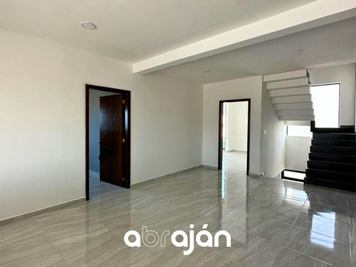 Se Vende Casa Con Alberca Privada En Veracruz, En Residencial Lomas Del Sol De La Riviera Veracruzana