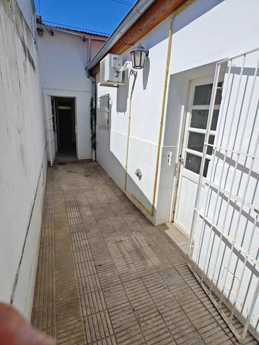 Casa En Venta - 2 Dormitorios 1 Baño - 126mts2 - Azul
