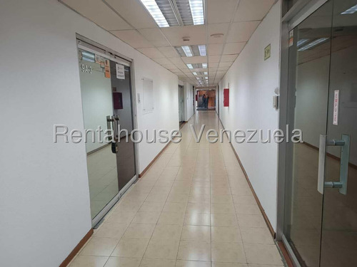 Oficina En Alquiler En Campo Alegre Mls 25-17676 Yf