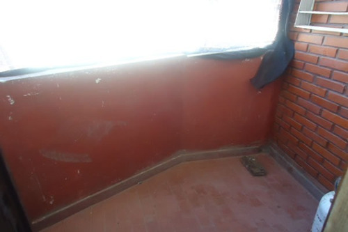 Imagen 4 de 10 de Depto 2 º Piso Ascensor 2 Ambientes Entrada Por La 3 Bis Zona El Gateado A Metros De La Arteria Principal Av. 3