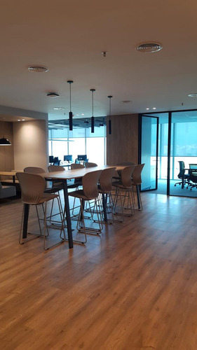 Oficinas En Alquiler - Edificio Plaza - Distrito Quartier