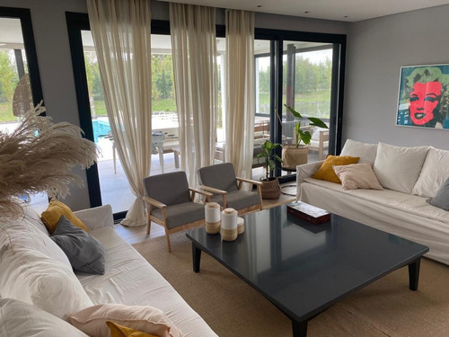 Imagen 7 de 30 de Lindísima Casa De 6 Amb Moderna Al Agua En Virazón, Nordelta