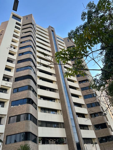 Se Vende Amplio Y Cómodo Apartamento En Valles De Camoruco