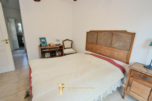Casa En Saint Thomas Norte - Alquiler - 6 Ambientes - Categoría
