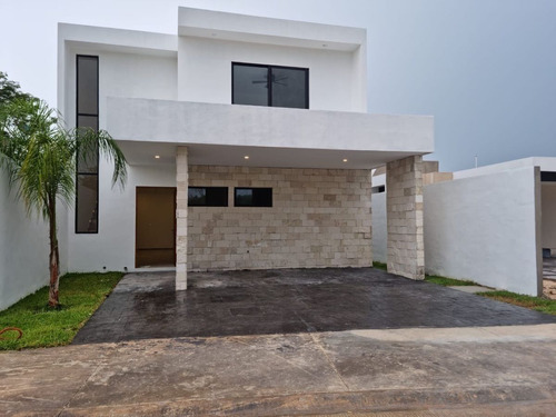 Casa En Venta En Privada Zendera En Valle Merida Mod. Alora