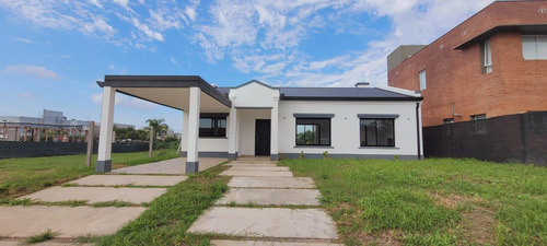 Casa En  Barrio Alto Verde 3 De Una Planta