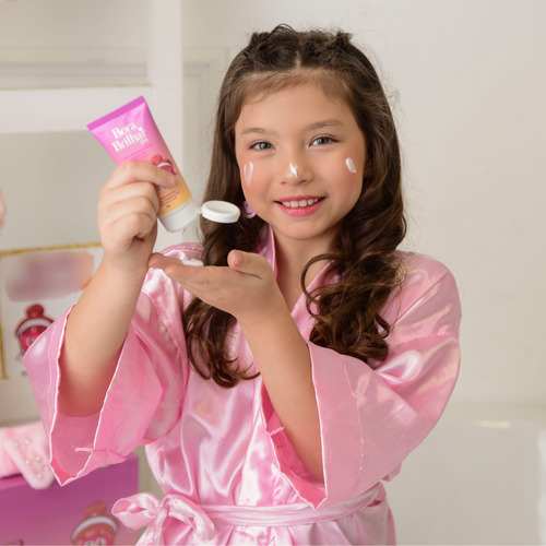 Máscara Facial Rosa Com Brilho Para Criança + Kit Skincare