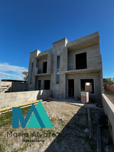 Venta Duplex En Mar Del Tuyu, Unidades Al Frente, Calle 82 Nro 835, La Costa