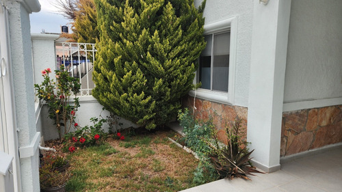 Venta De Casa De Un Nivel En Pachuca. Ideal Si No Deseas Subir Escaleras.
