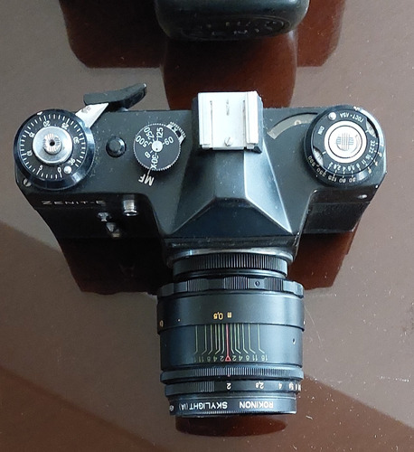 Imagen 1 de 10 de Camara Antigua Zenit Con Lente Super Carenar 1:55 F=300mm 
