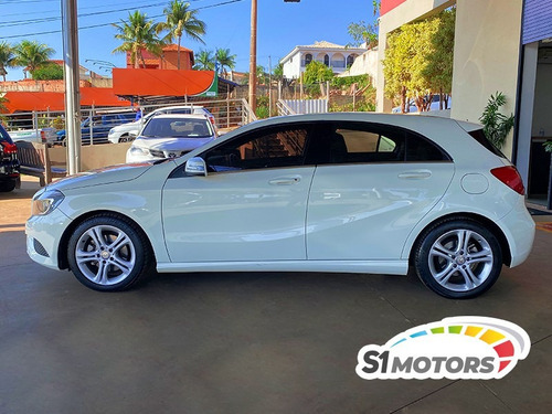 Imagem 8 de 14 de Mercedes Benz A 200 1.6 Turbo Branco 2015