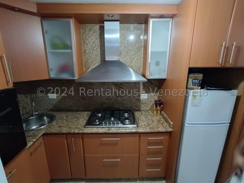 Rent A House Vende Lindo Y Comodo Apartamento En Urb. Bosque Alto En Maracay. 24-24050 Cm