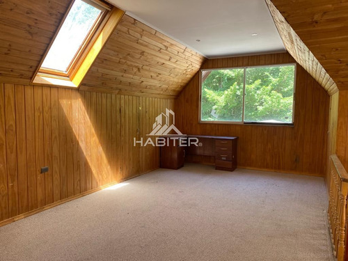 Casa En Venta De 5 Dorm. En Los Angeles