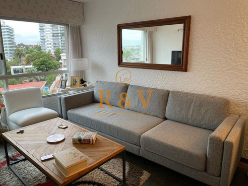 Imagen 2 de 12 de Departamento De 1 Dormitorio En Torre Del Plata Ii, Playa Brava