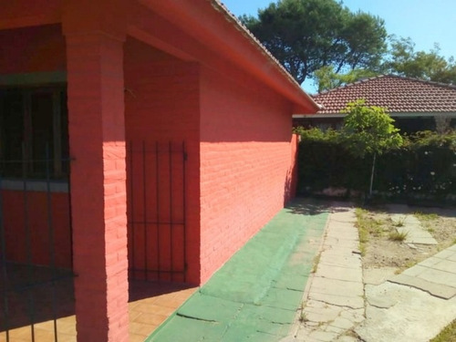 Casa Barrio San Rafael. Av. Tucuman Al 200