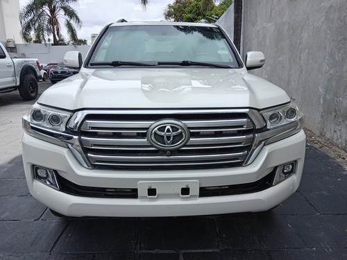Toyota Land Cruiser 5.7 4x4 At