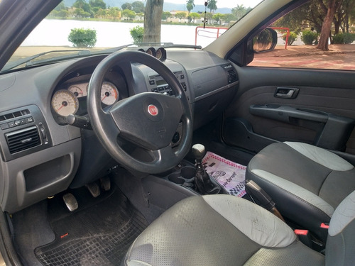 Imagem 11 de 12 de Fiat Strada 2012 1.8 16v Adventure Ce Flex 2p