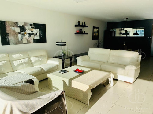 Imagen 16 de 17 de Apartamento De 3 Dormitorios Y Parrillero Propio En Punta Del Este- Ref: 54496