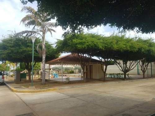Imagen 7 de 13 de Venta De Casa En Oferta En El Robledal Maracaibo