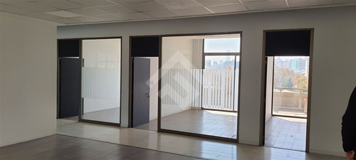Oficina En Arriendo Con Financiamiento Para Habilitar.