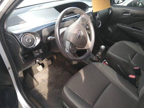 Toyota Etios 1.5 Xs Excelente! Permuto! Financio!