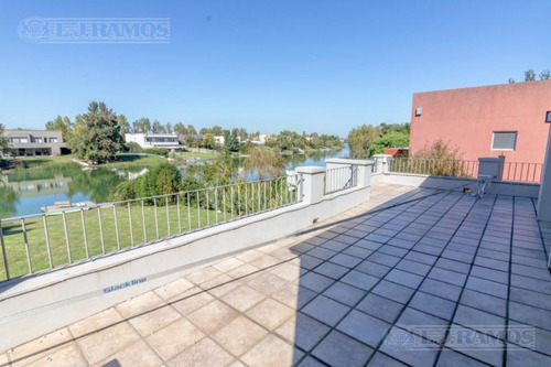 Casa A La Laguna Central Con 3 Dormitorios En Venta En Santa Barbara