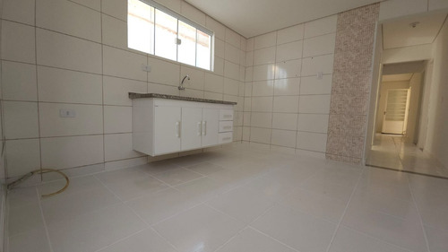 Casa Recém Reformada Com 3 Dormitórios Em Marília!
