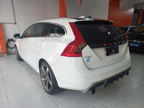 Volvo V60 2.0 T5 R-design Dynamic 5p