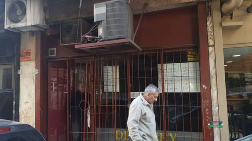 Imagen 6 de 13 de Local En Venta, En Monserrat. Gastronomico, Con Gas Y Tiraje A Los 4 Vientos.