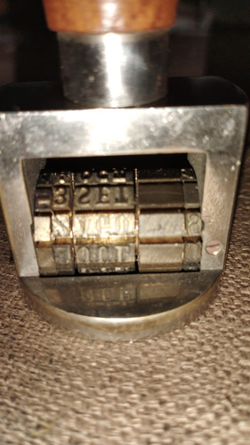 Antiguo Sello Fechador . Cerveceria Quilmes (Usado)