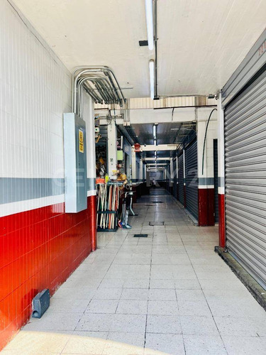 Se Vende Y Traspasa Con Mercancia Local En Col. Industrial, Gam, Cdmx