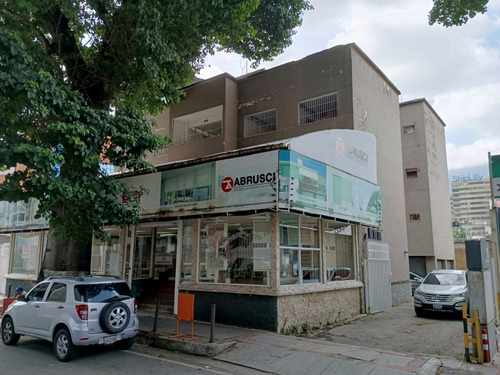 Edificio Comercial Y De Oficinas En Las Mercedes Rd