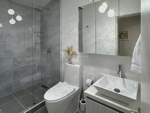 Casa En Arriendo En Loma Del Escobero. Cod A775978