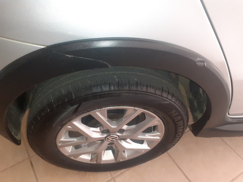 Imagem 8 de 10 de Volkswagen Crossfox 2013 1.6 Vht Total Flex 5p
