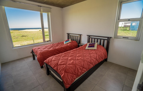 Imagen 7 de 14 de Casa Soleada Frente Al Mar En Lugar Tranquilo Y Agreste