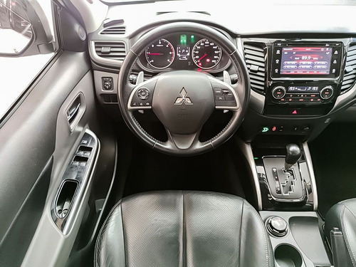 Imagem 6 de 17 de Mitsubishi L200 Triton 2.4 16v Turbo Sport Hpe Cd 4x4
