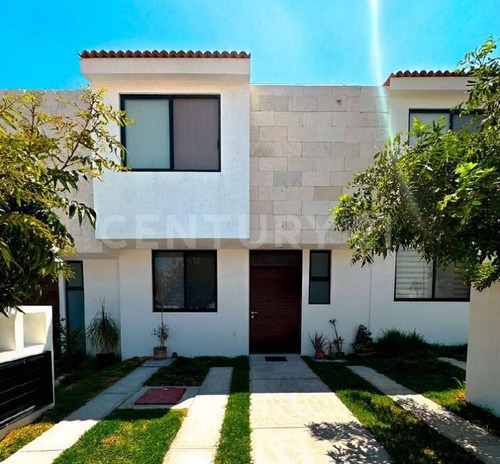 Casa En Venta, Fraccionamiento Ciudad Maderas, El Marqués, Querétaro.