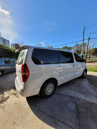 Imagen 2 de 13 de Hyundai H1 2.5 Diésel Mini Bus