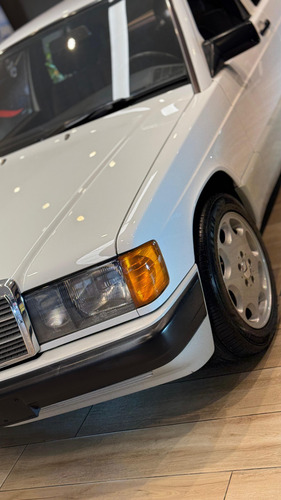 Mercedes-Benz 190 2.0 E